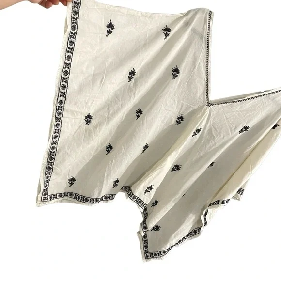 MEMOVE Cotton Embroidered V-Neck Popover Blouse White Blue 38 - Picture 2 of 5